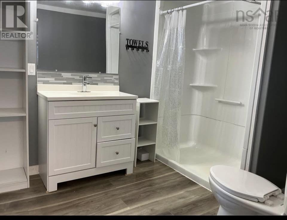 Property 14 of 31 of 492 Highway 8