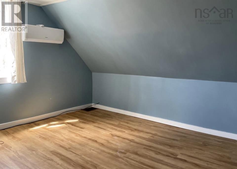 Property 20 of 31 of 492 Highway 8