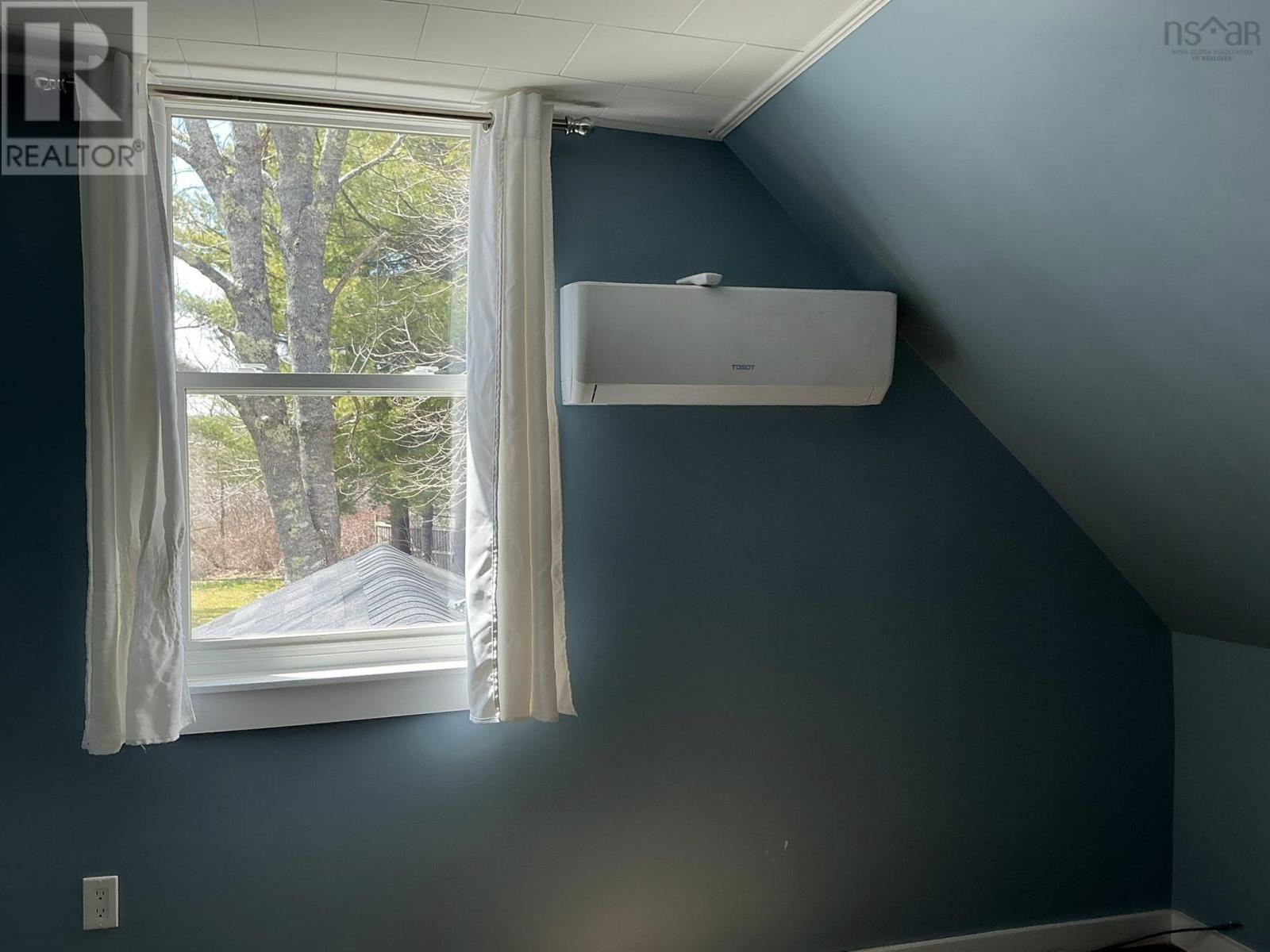 Property 21 of 31 of 492 Highway 8