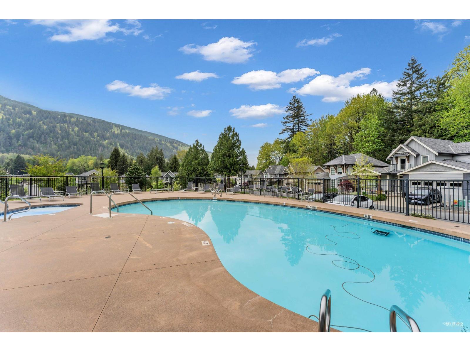 52 1885 COLUMBIA VALLEY ROAD, Cultus Lake South, Lindell Beach