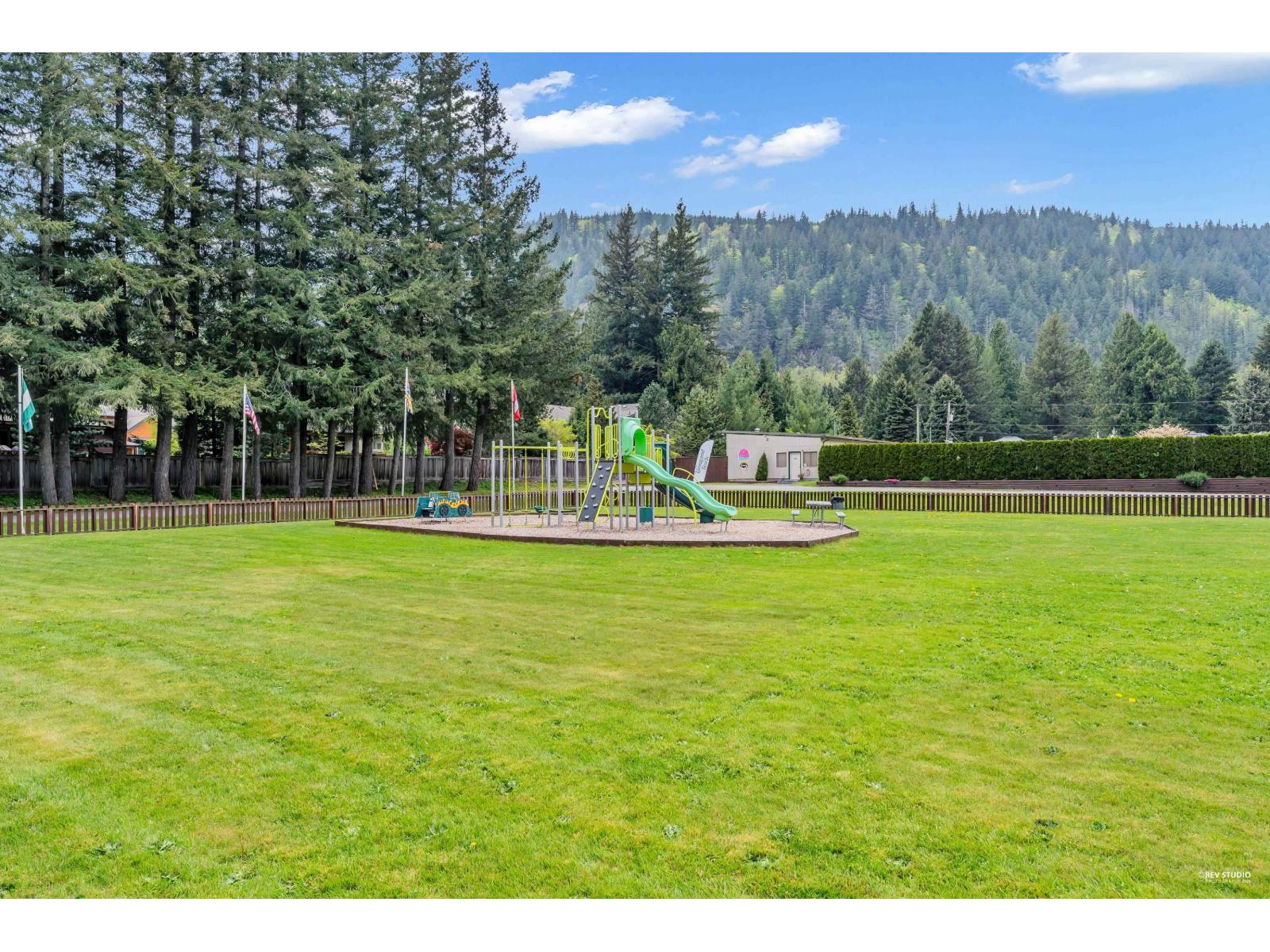52 1885 COLUMBIA VALLEY ROAD, Cultus Lake South, Lindell Beach