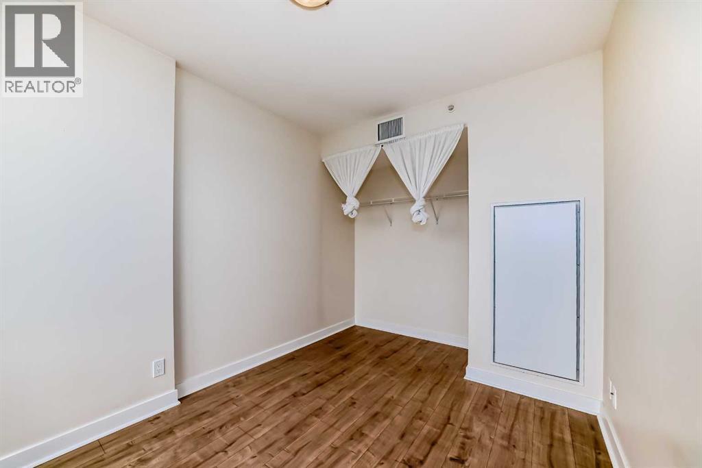 #513 30 Brentwood Common NW - 22