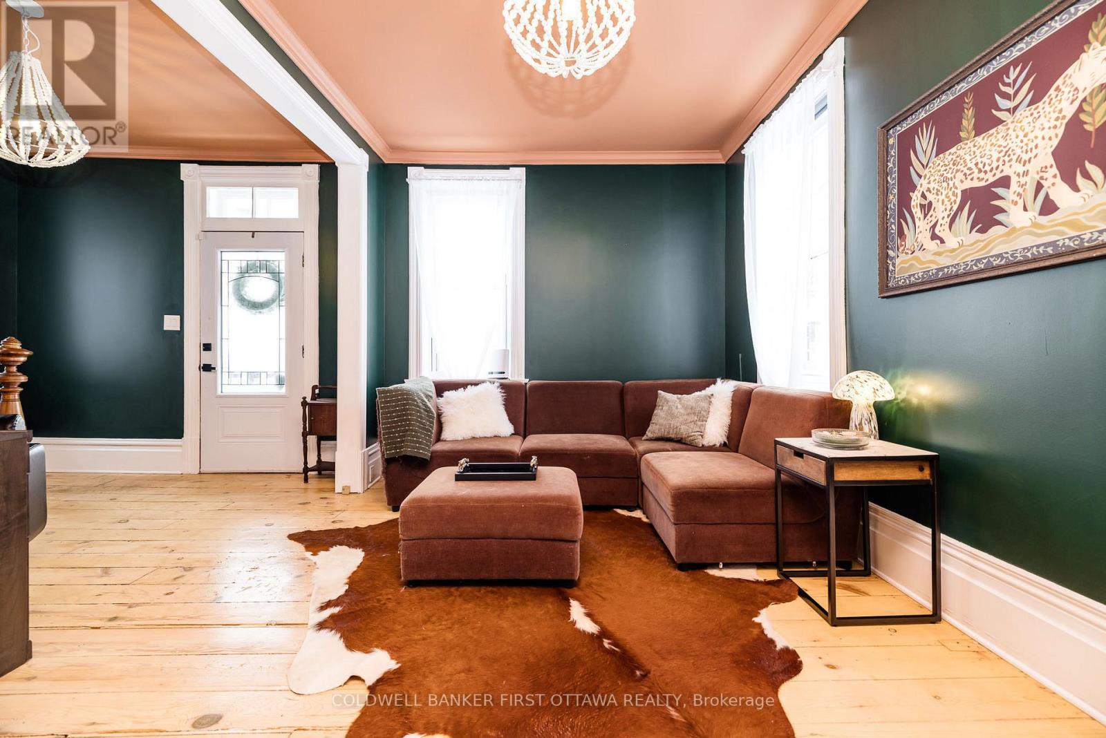 133 NELSON STREET E — photo 8