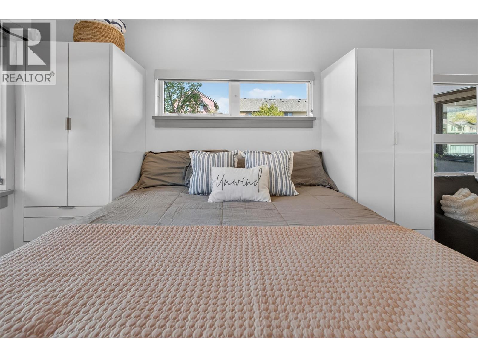 #114 2555 Lakeshore Road - 20