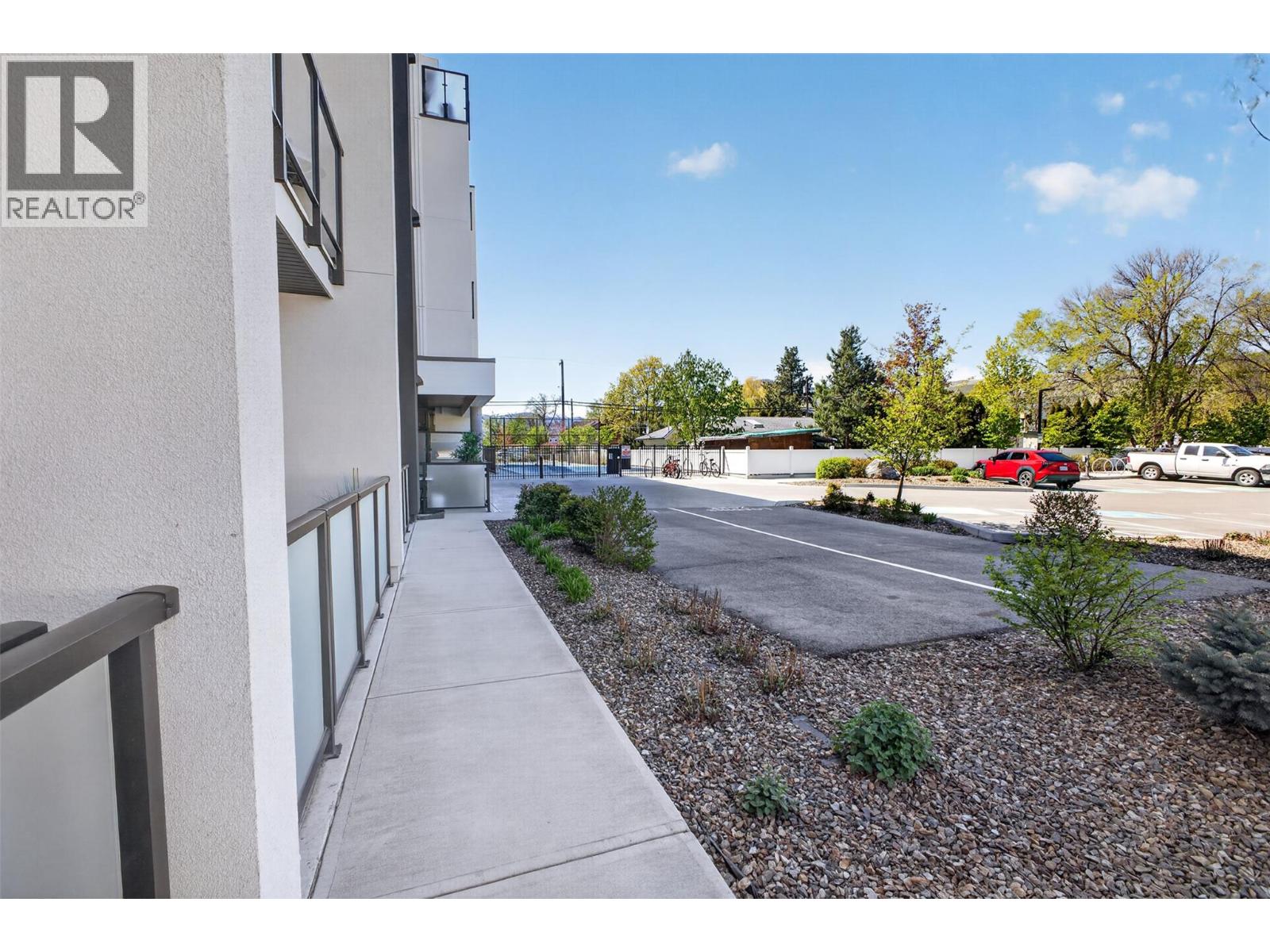 #114 2555 Lakeshore Road - 28