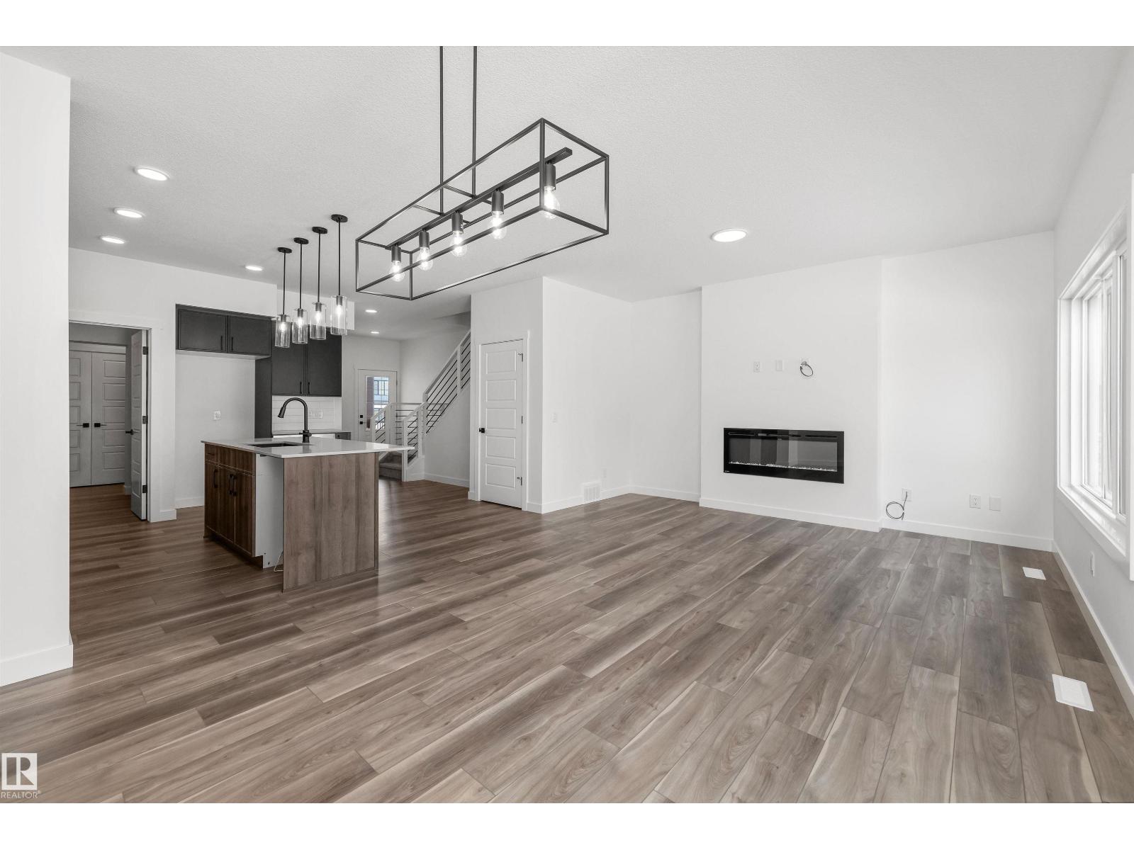 141 Ficus WY — photo 16