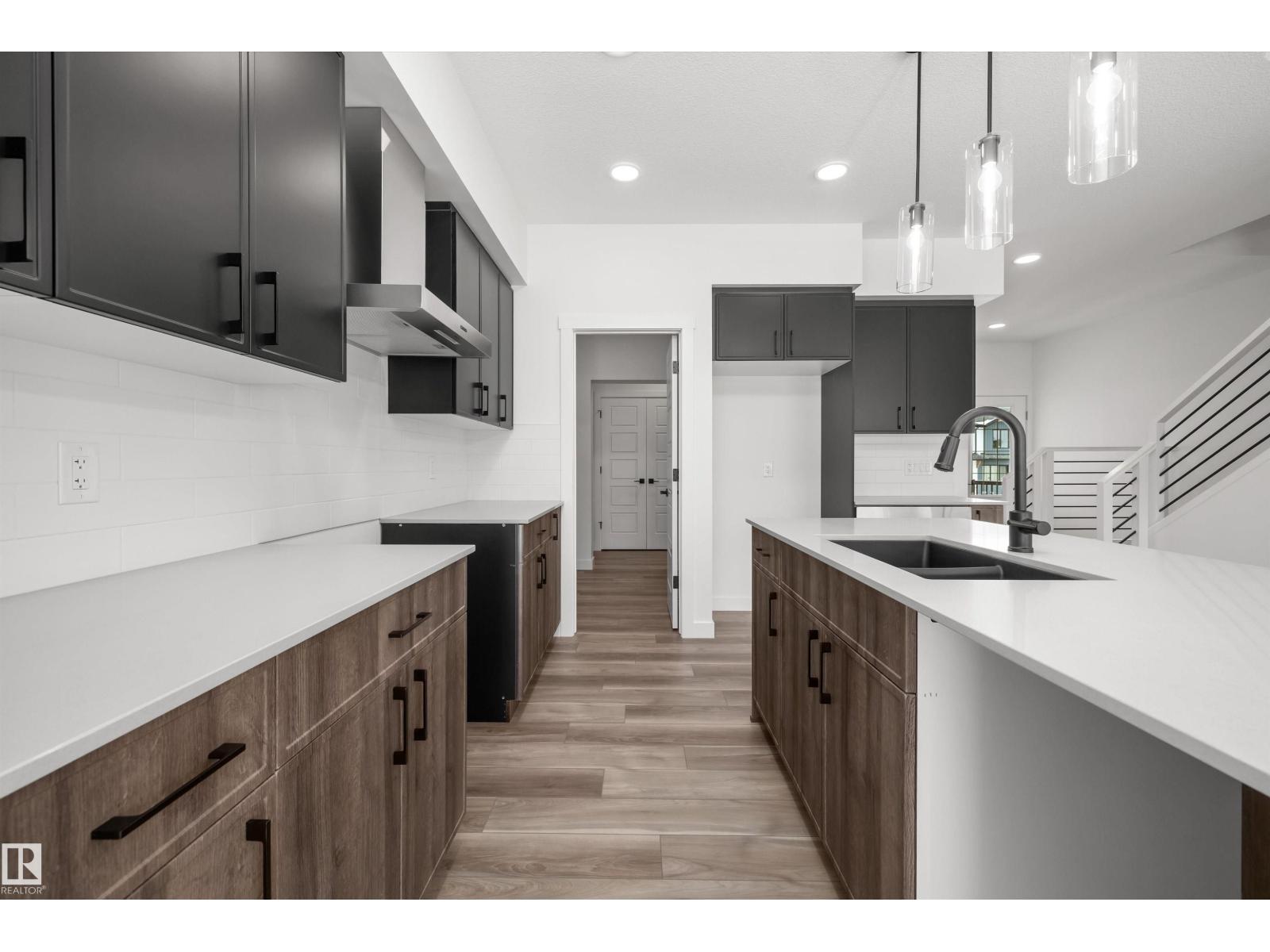 141 Ficus WY — photo 13
