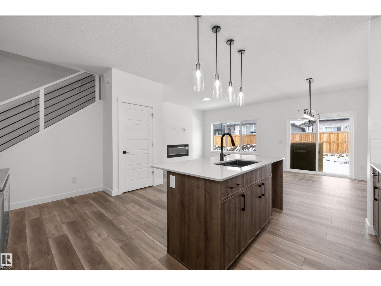 141 Ficus WY — photo 14
