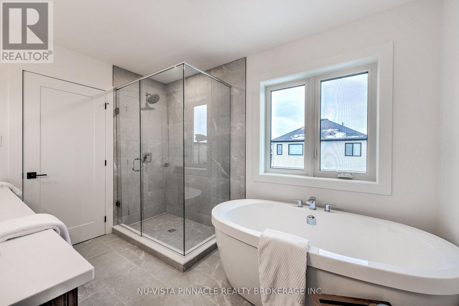 260 CRESTVIEW DRIVE — photo 25