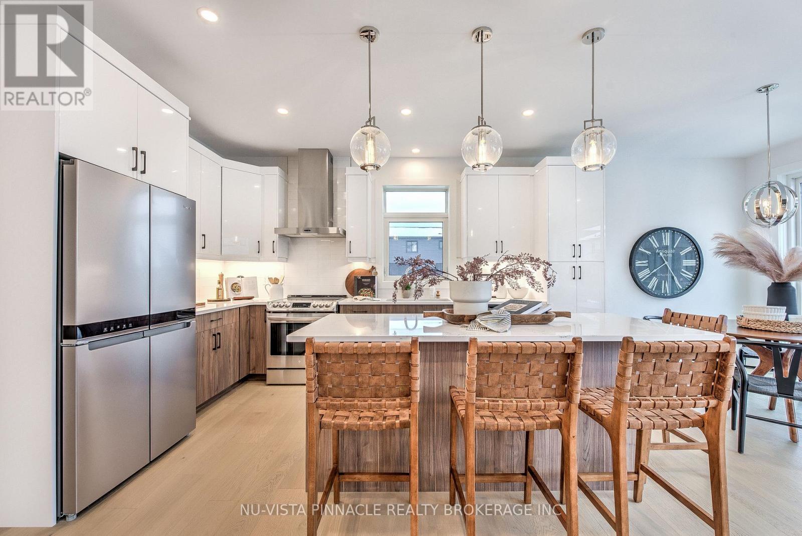 260 CRESTVIEW DRIVE - 7