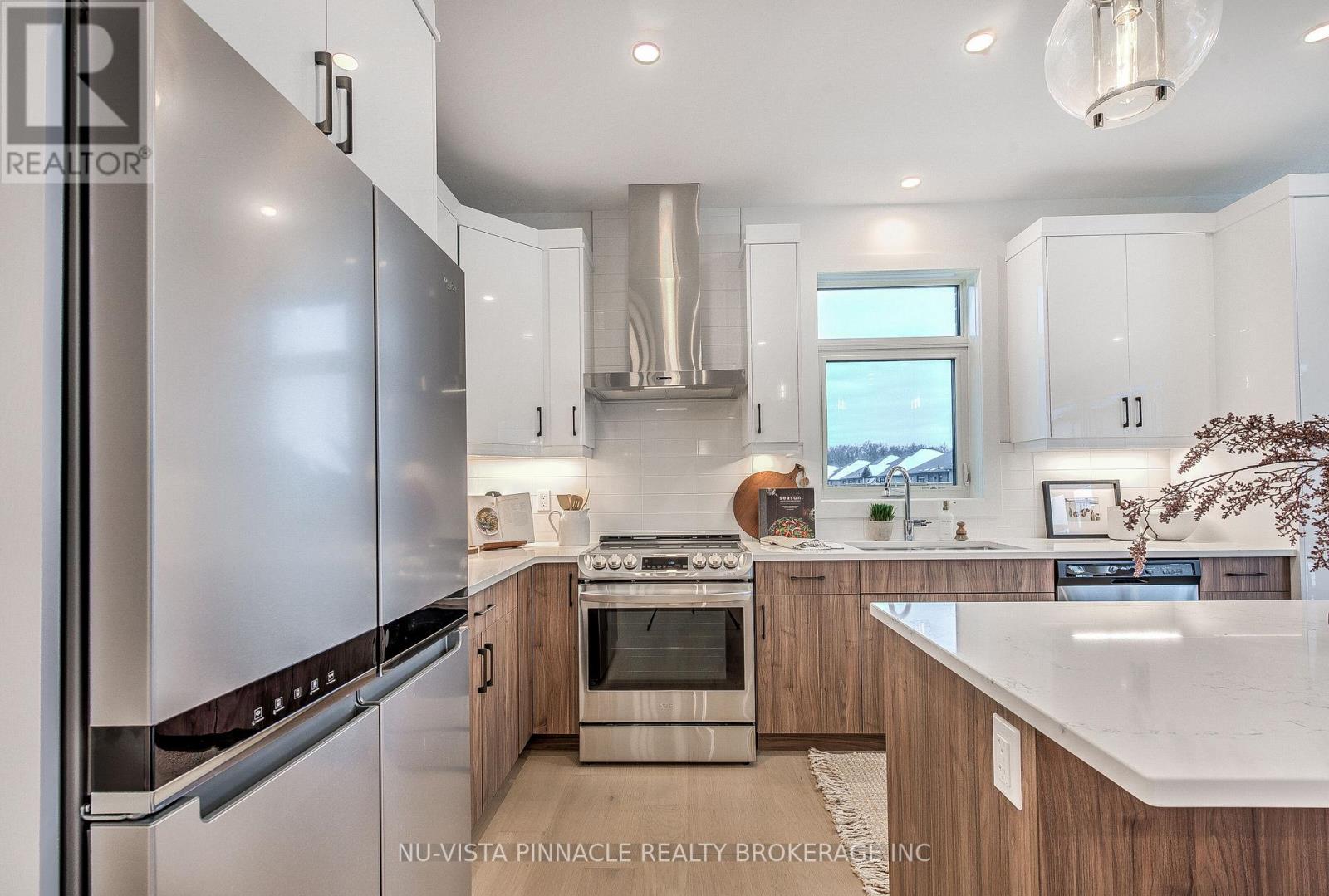 260 CRESTVIEW DRIVE — photo 8