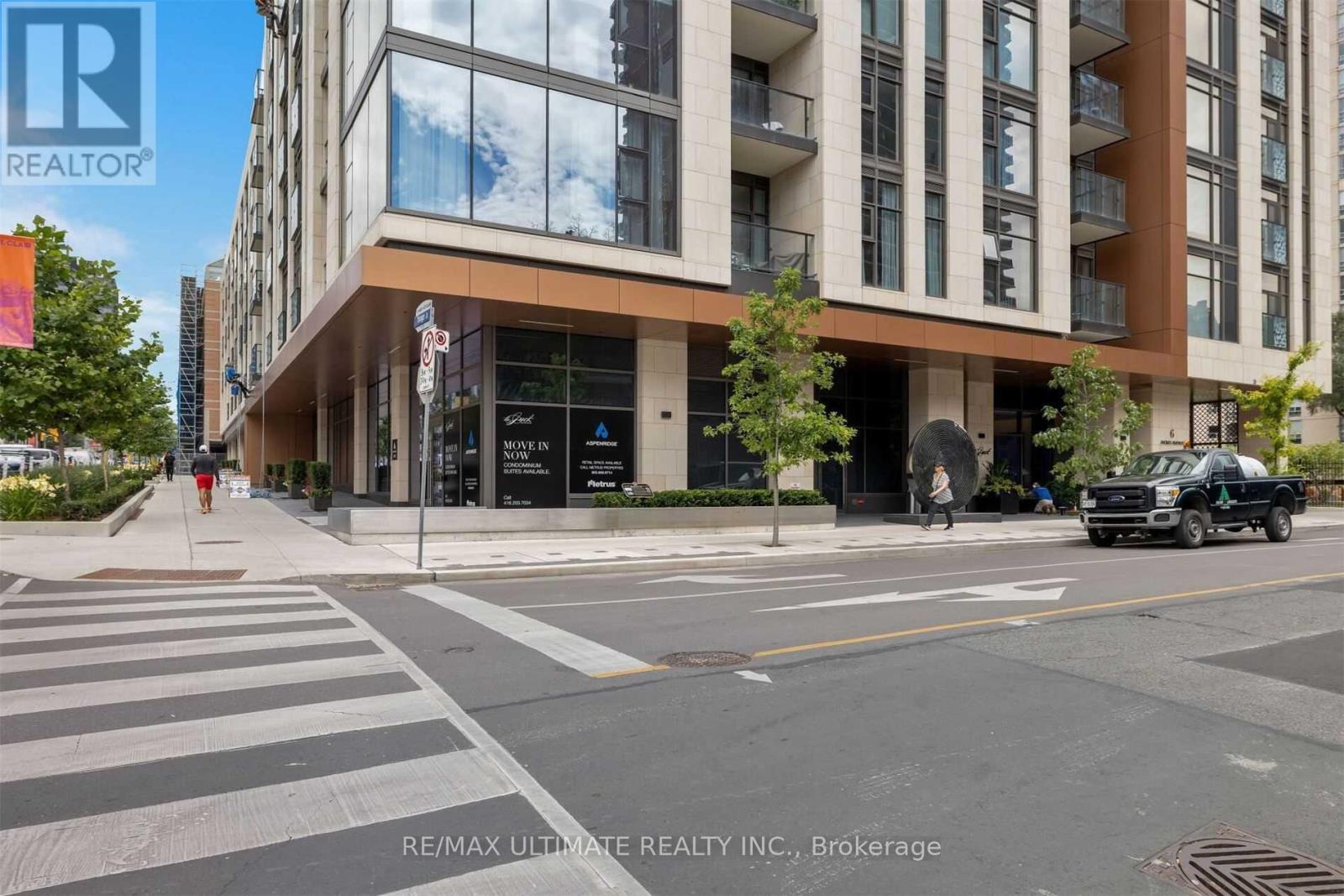 #206 6 JACKES AVENUE - 3
