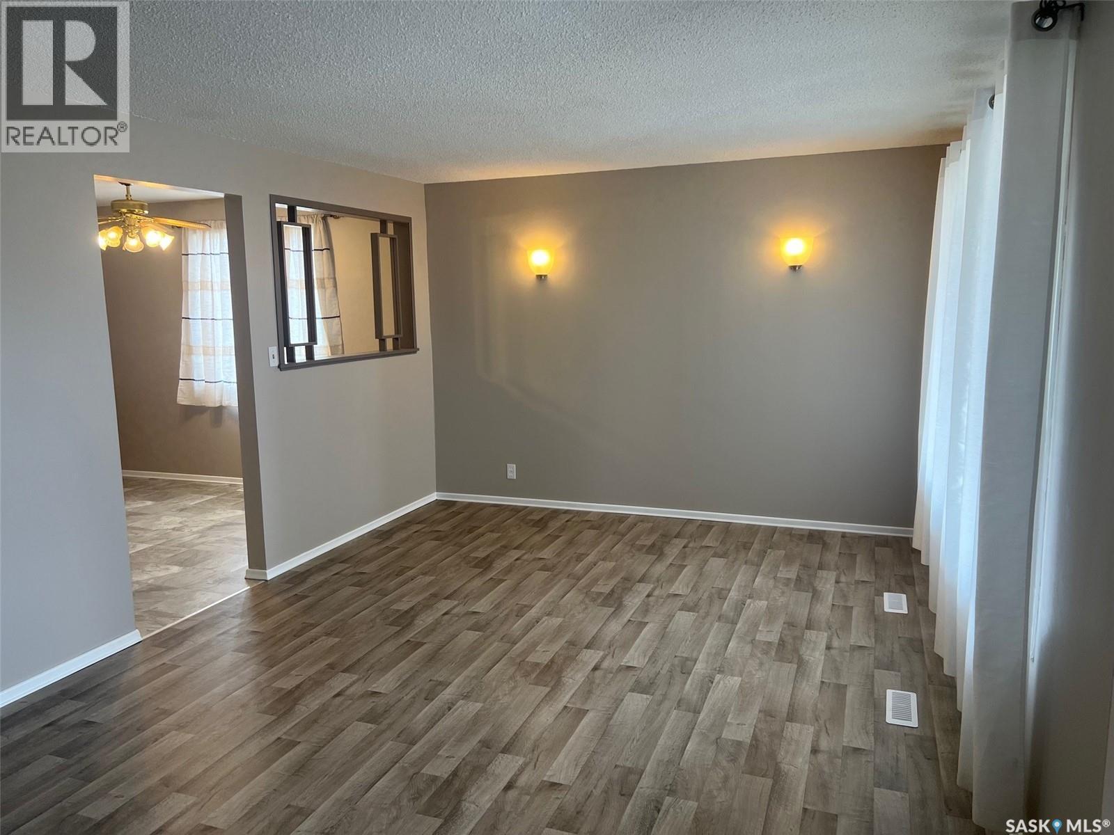 802 PRINCESS STREET - 4