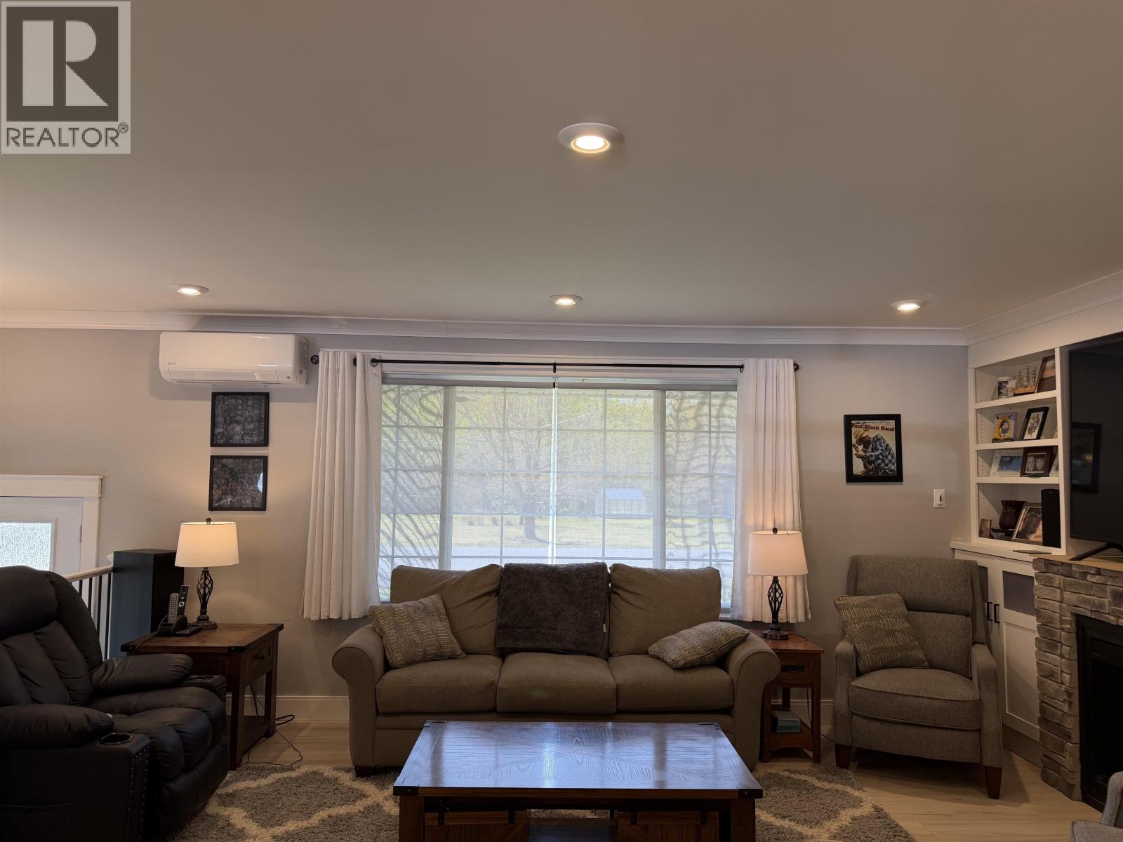 2090 CHURCHILL DRIVE, Terrace