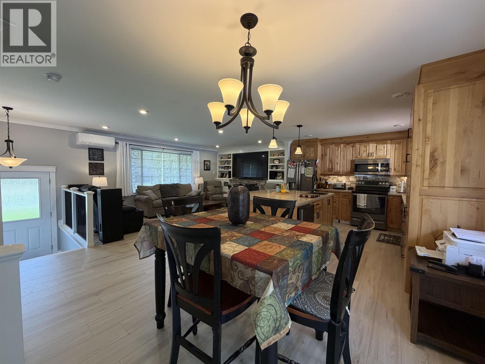 2090 CHURCHILL DRIVE, Terrace