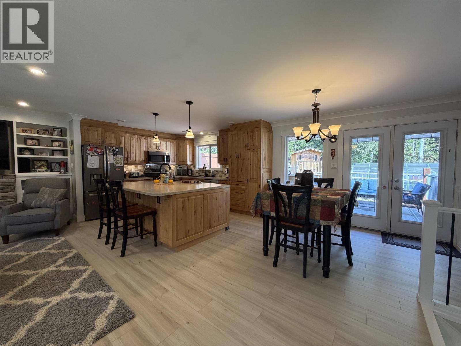 2090 CHURCHILL DRIVE, Terrace