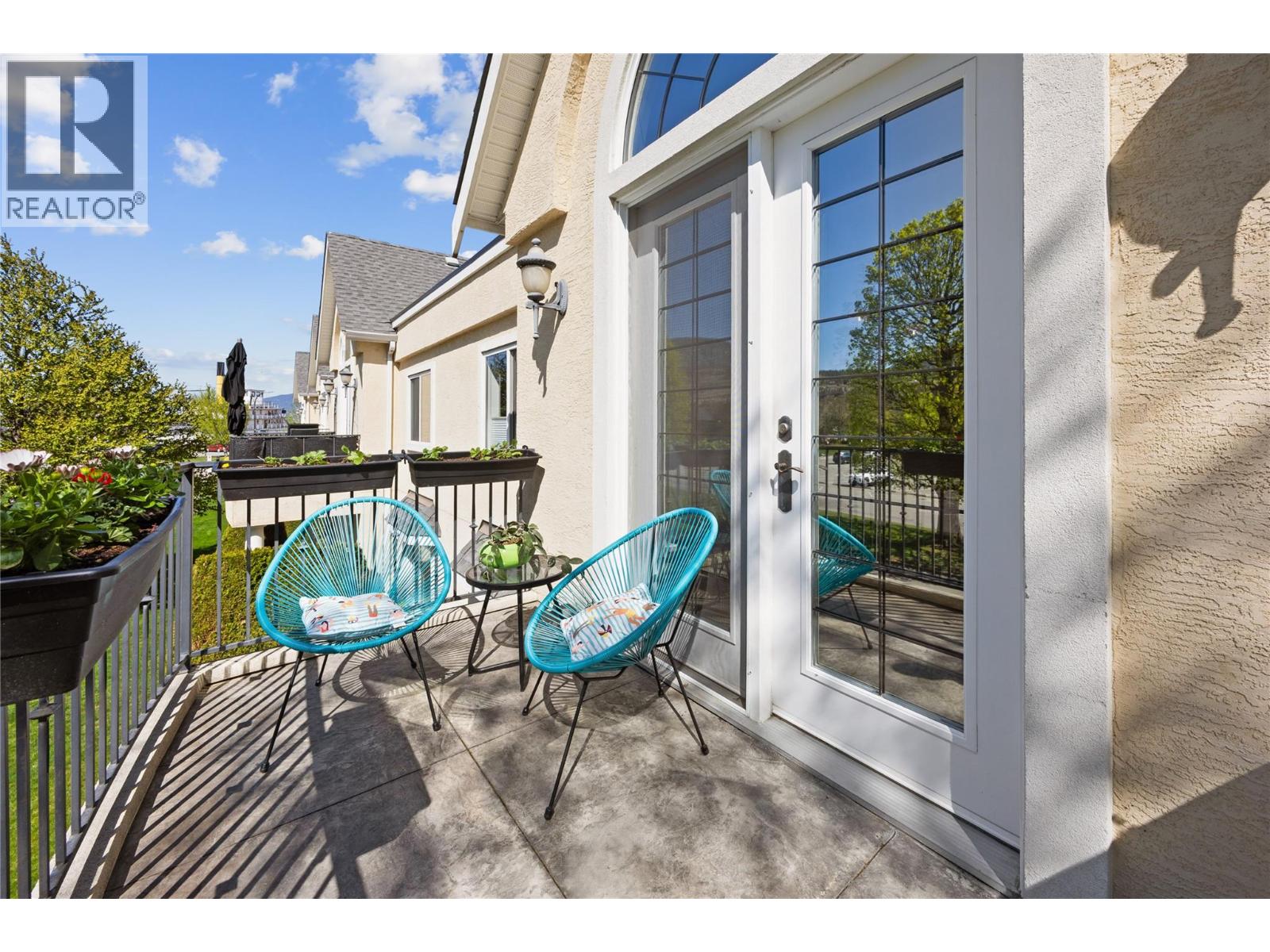 #201 1065 Churchill Avenue - Image 2