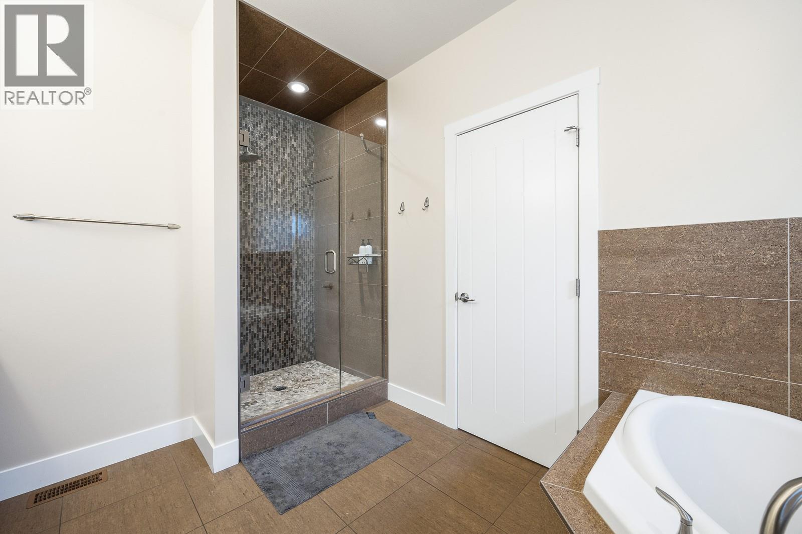  3007 Shetland Road, Kelowna