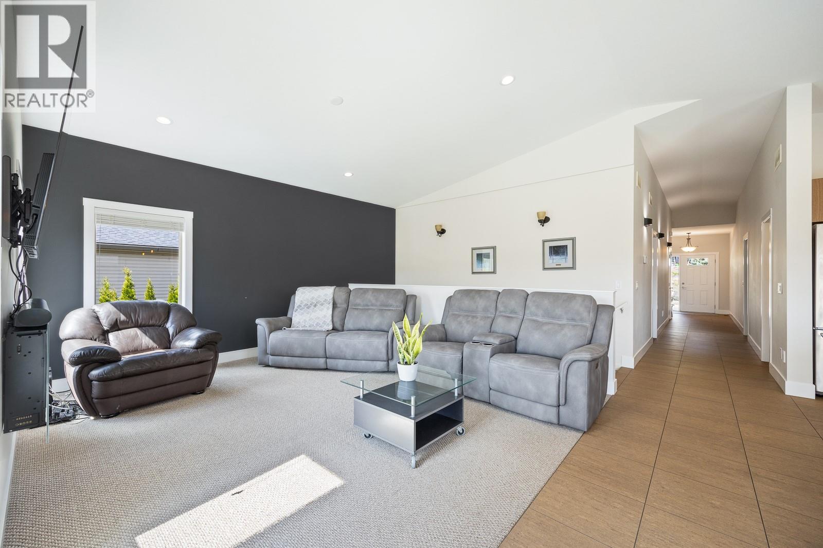  3007 Shetland Road, Kelowna