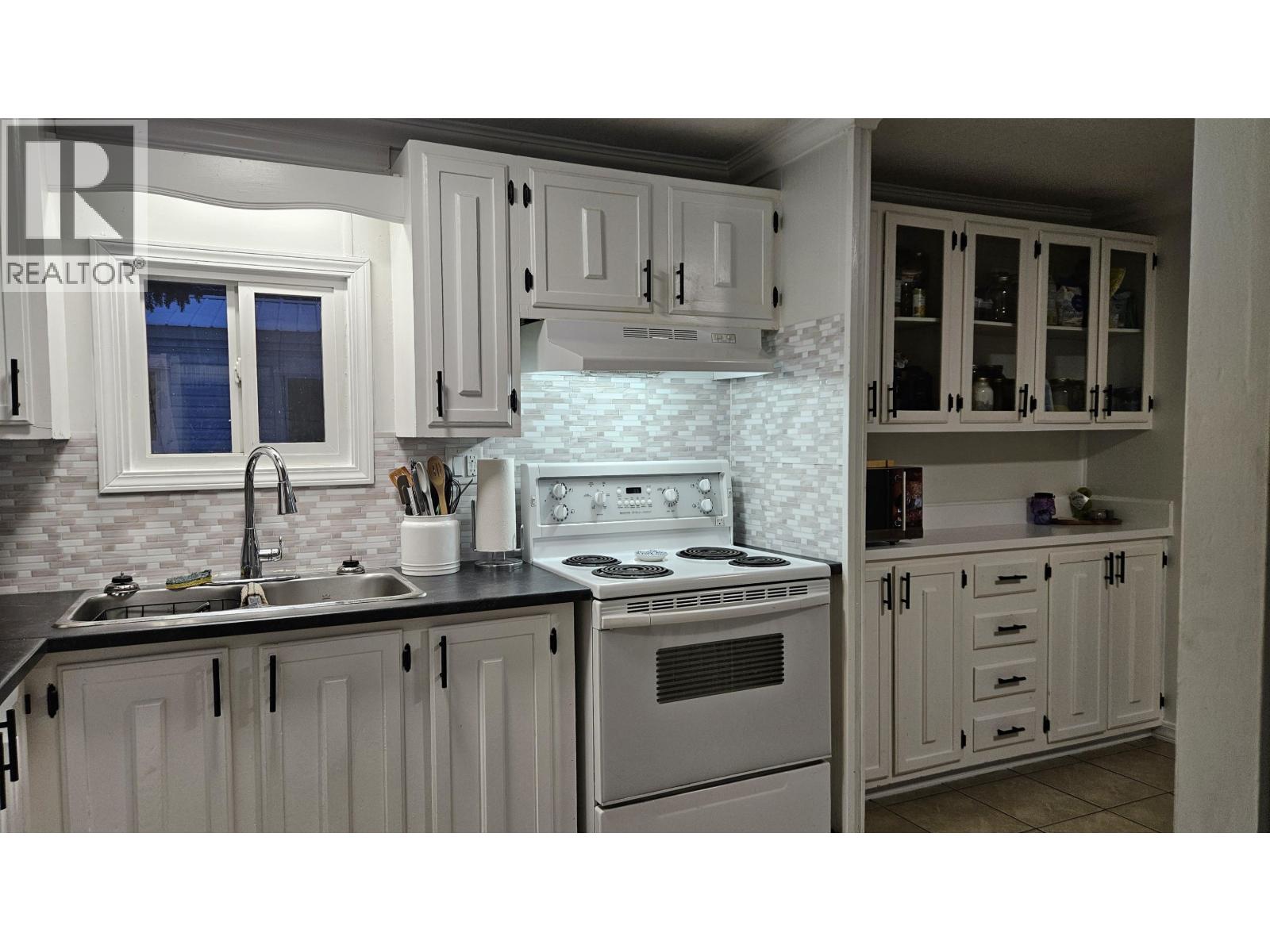 Dining room of A7 5931 COOK COURT · Prince George, BC