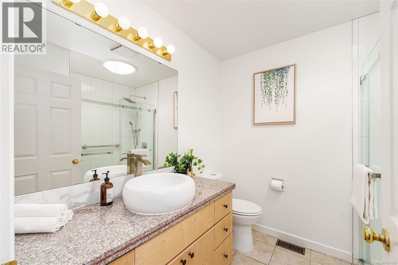 2362 Nanoose Rd - 37