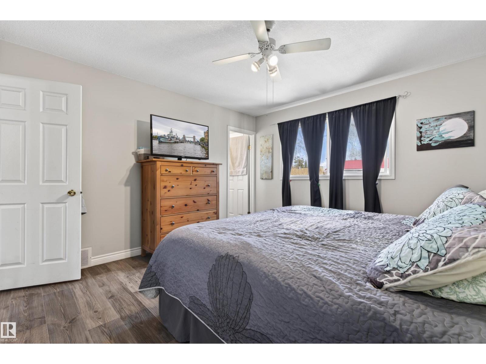 4 BRUYER CR — photo 13