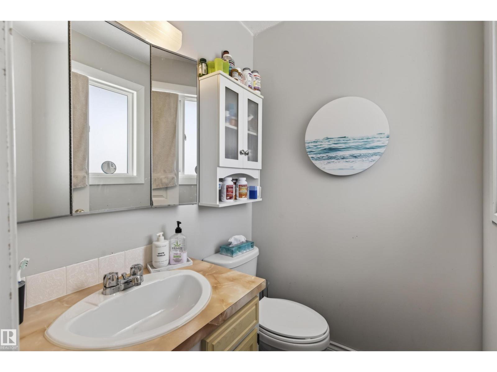 4 BRUYER CR — photo 15