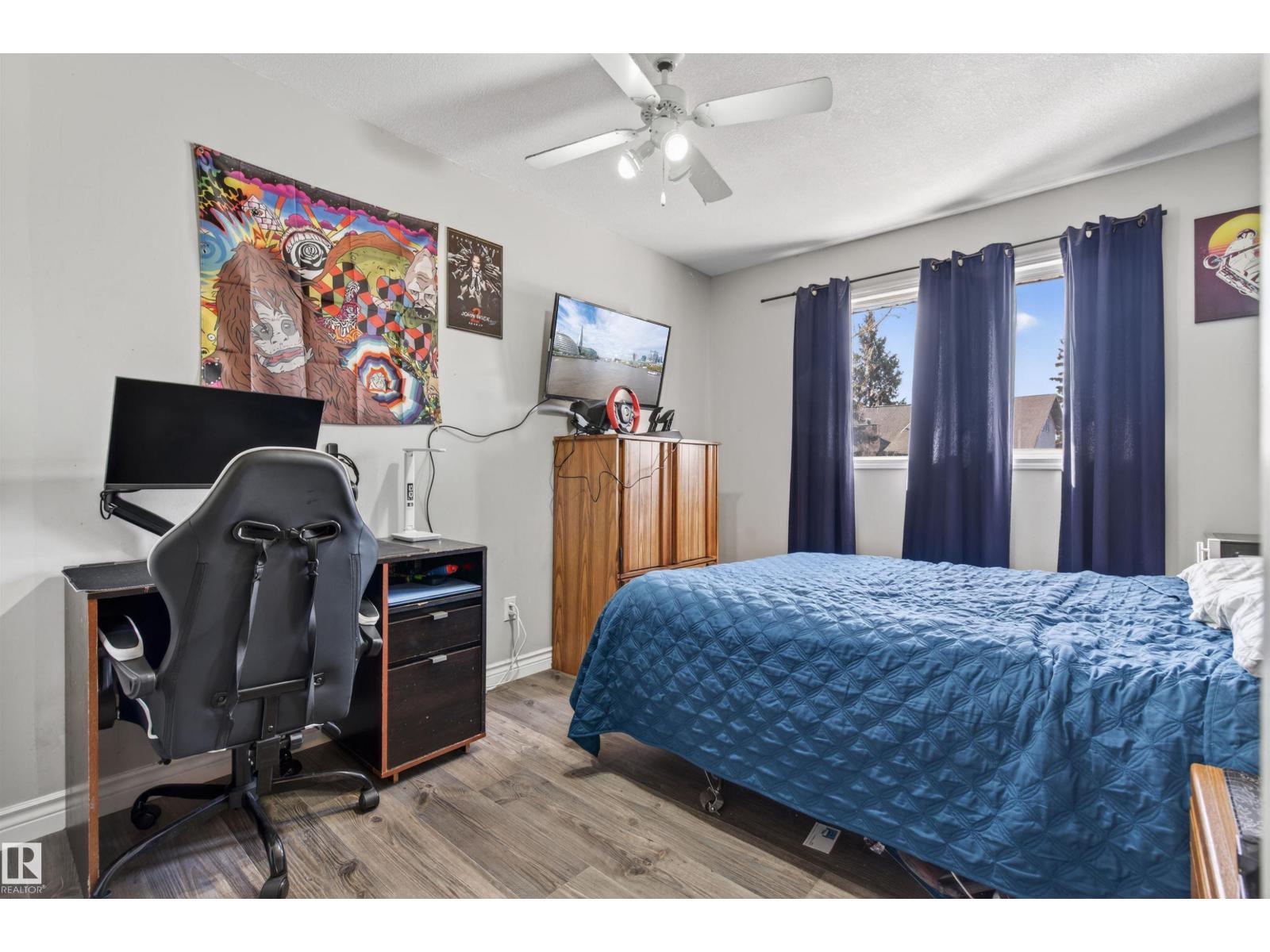 4 BRUYER CR — photo 18