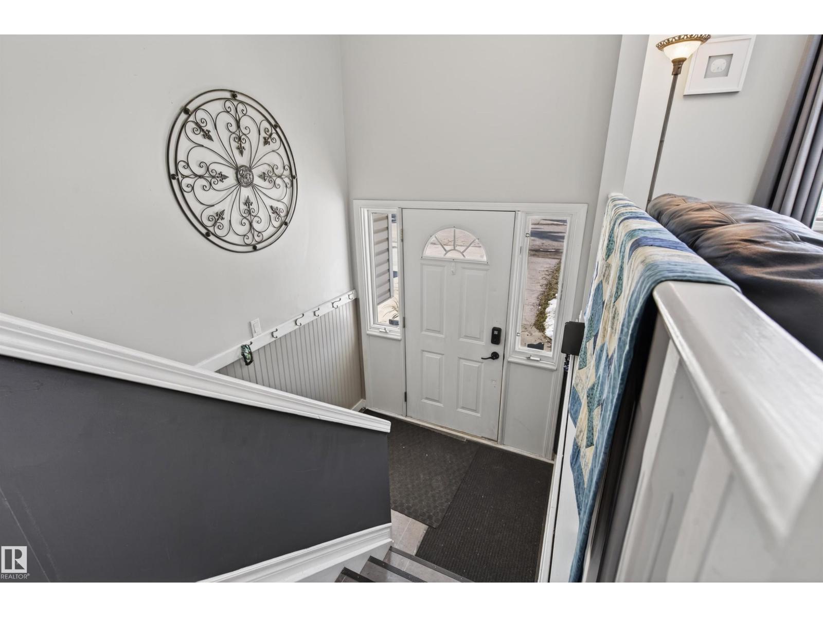 4 BRUYER CR — photo 21