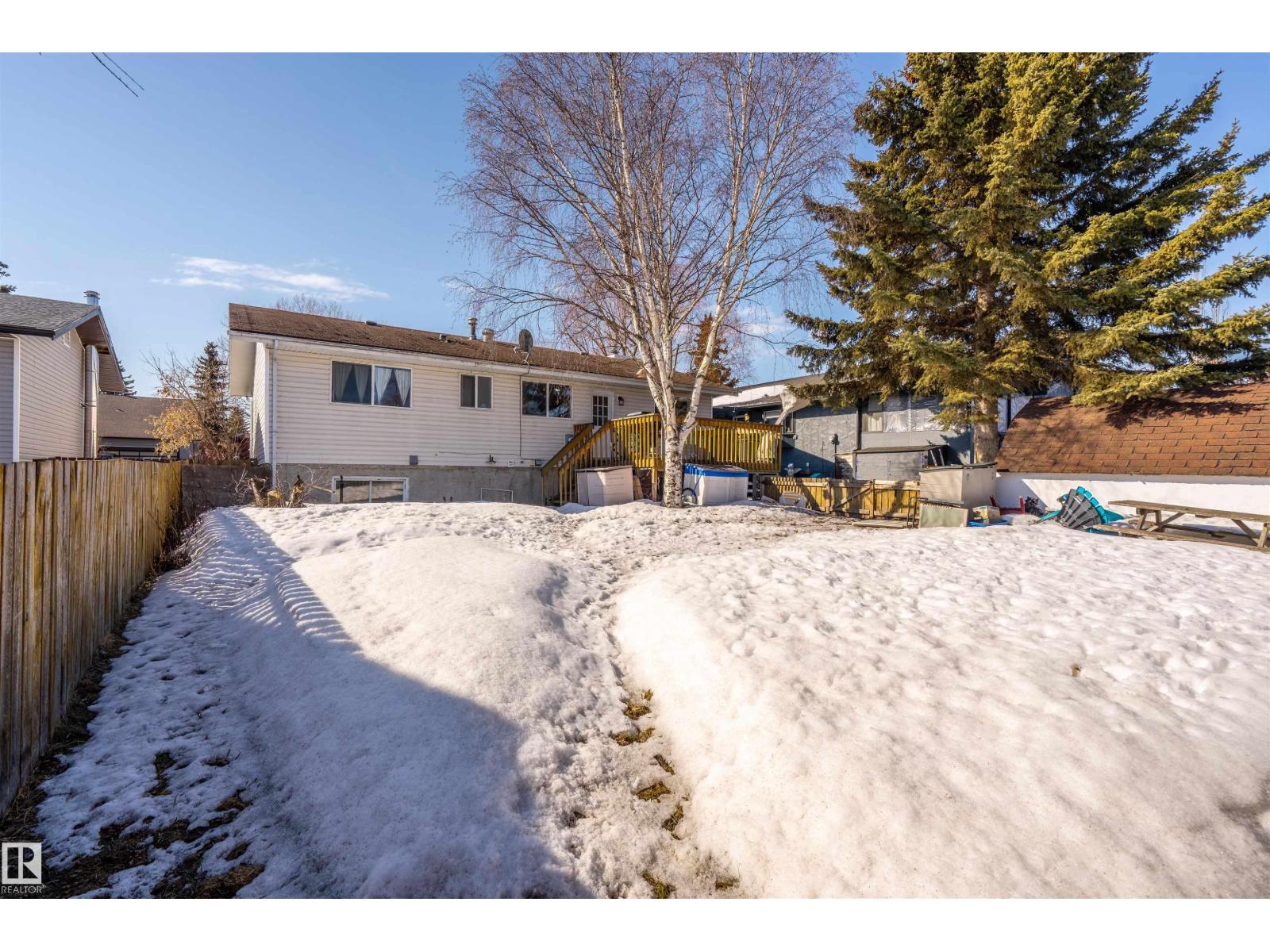 4 BRUYER CR — photo 25