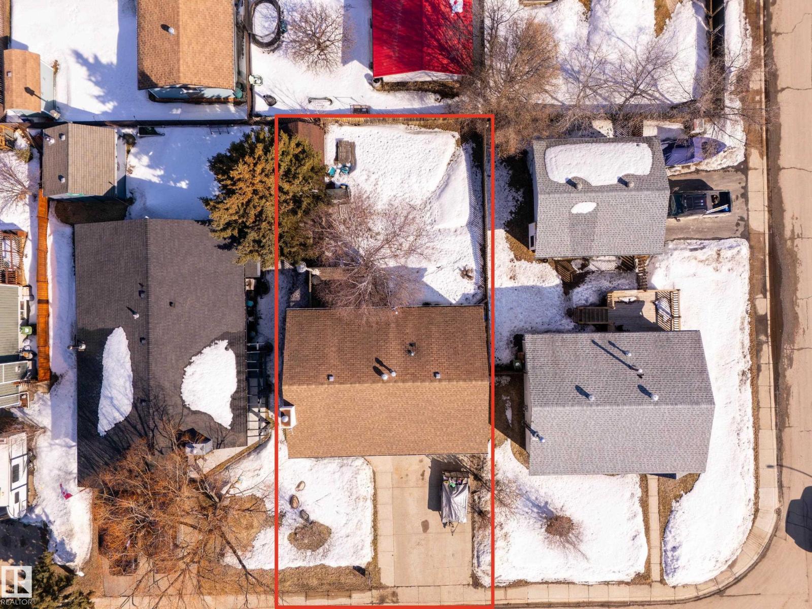4 BRUYER CR — photo 26