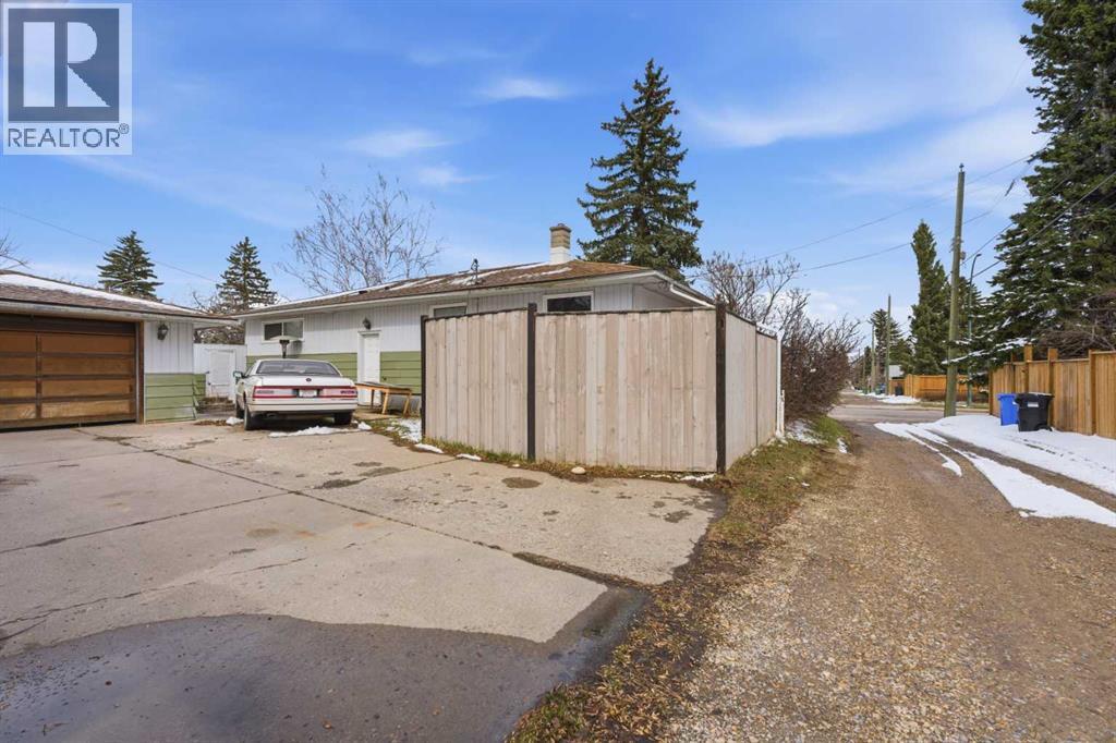 3439 33 Street SW - 18