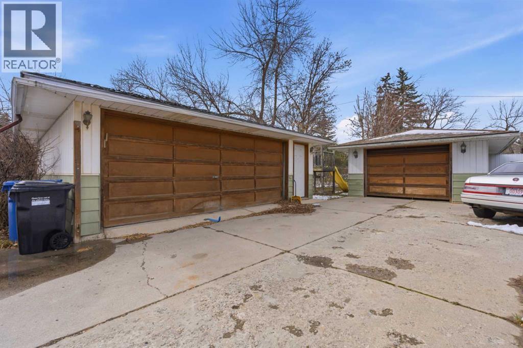 3439 33 Street SW - 17