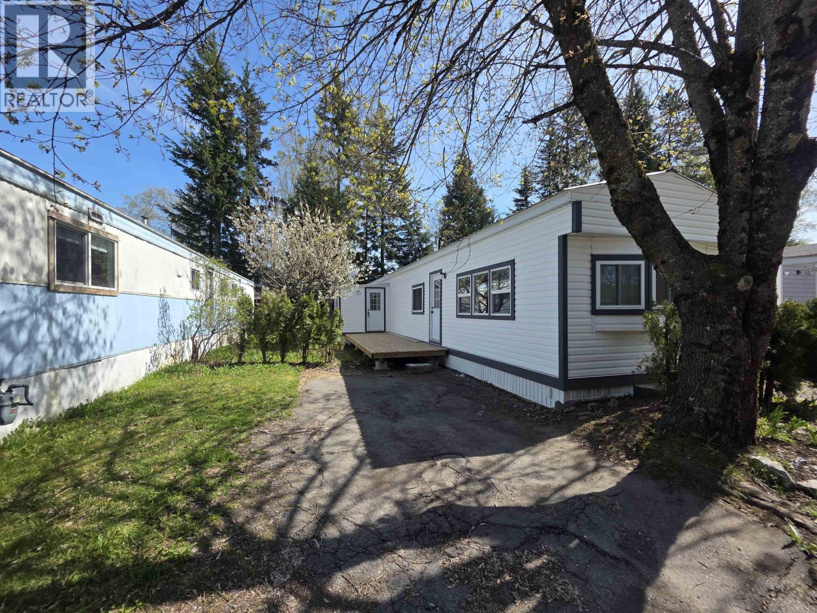 7 4625 GRAHAM AVENUE, Terrace