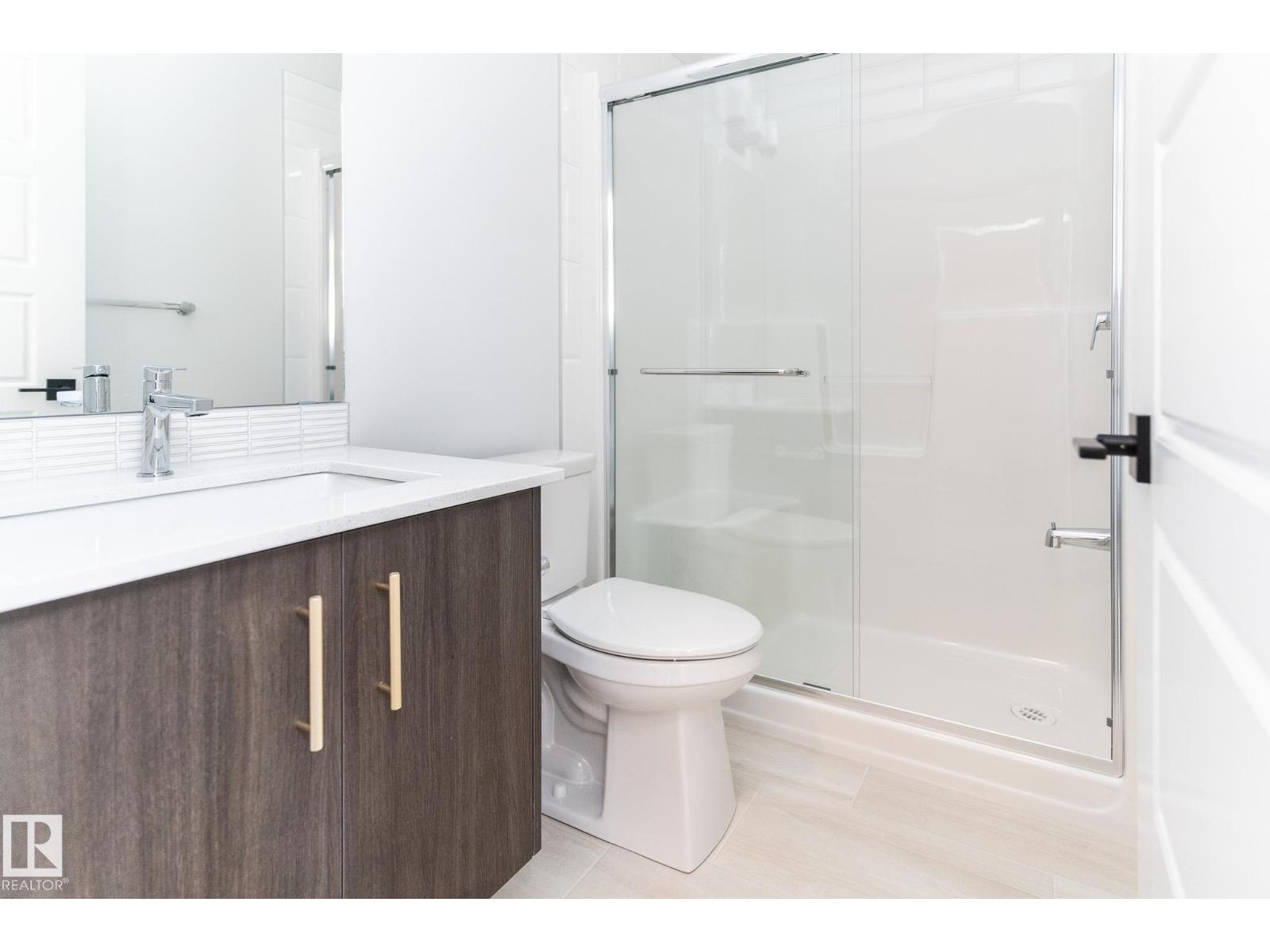 911 18 AV NW, Edmonton