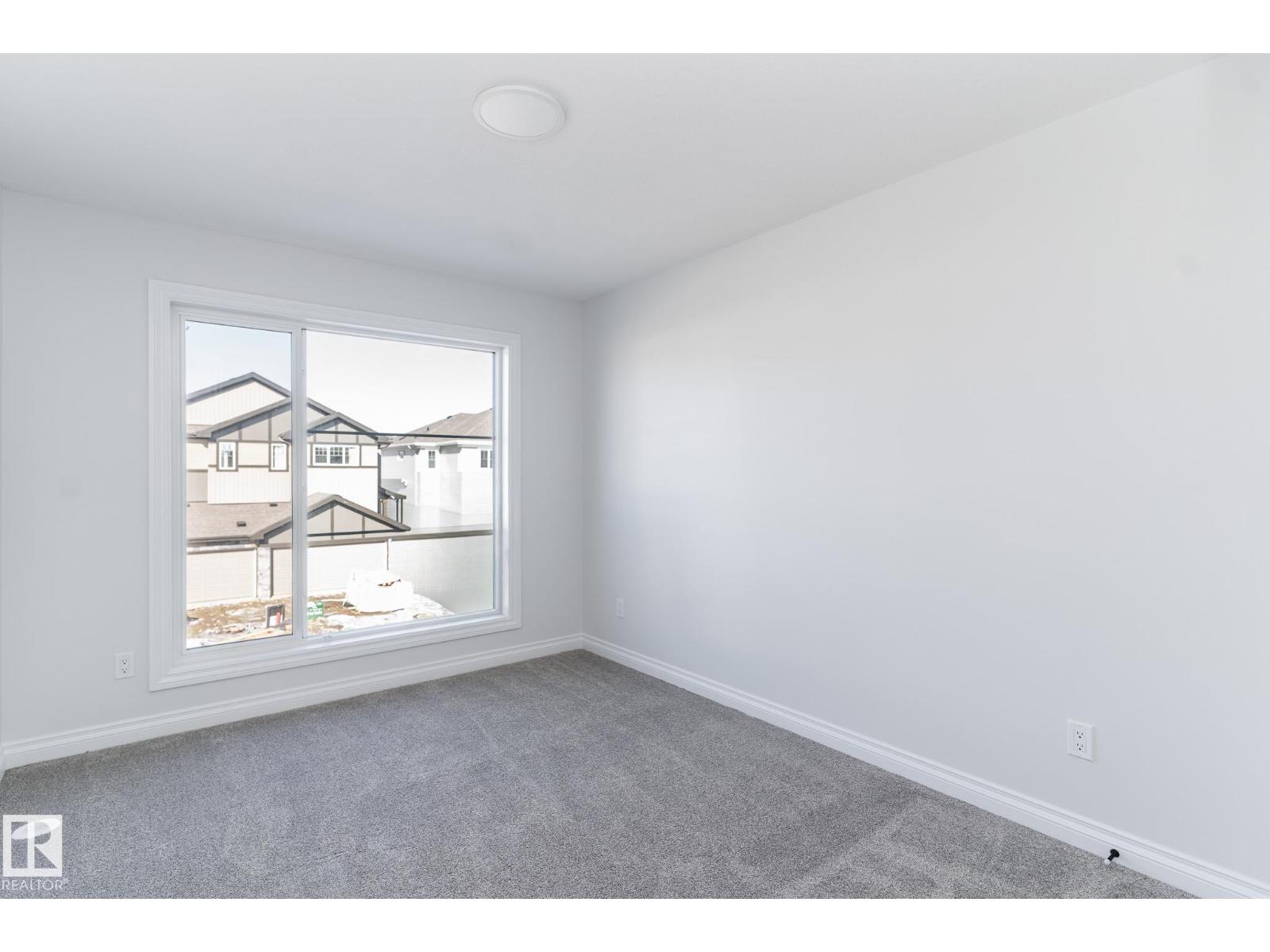 911 18 AV NW, Edmonton