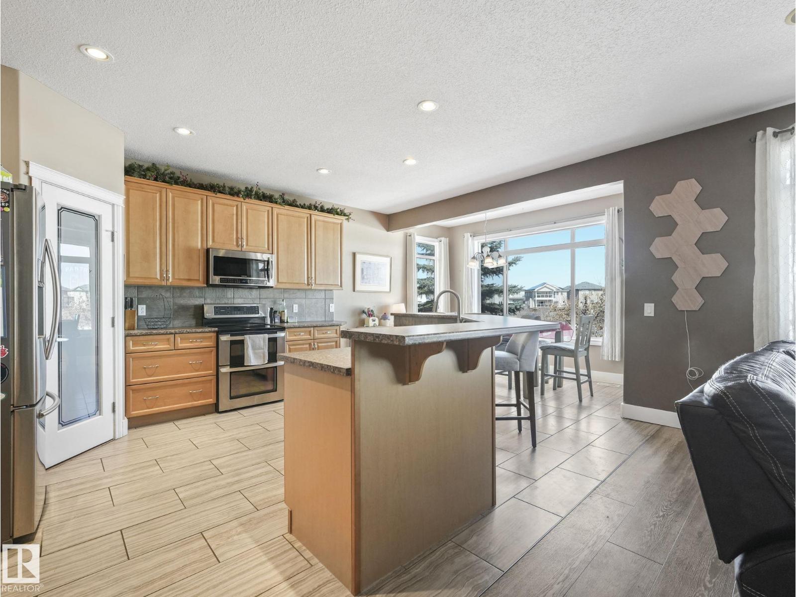 6210 53 AV, Beaumont