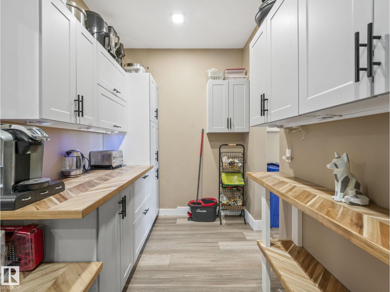 6210 53 AV, Beaumont