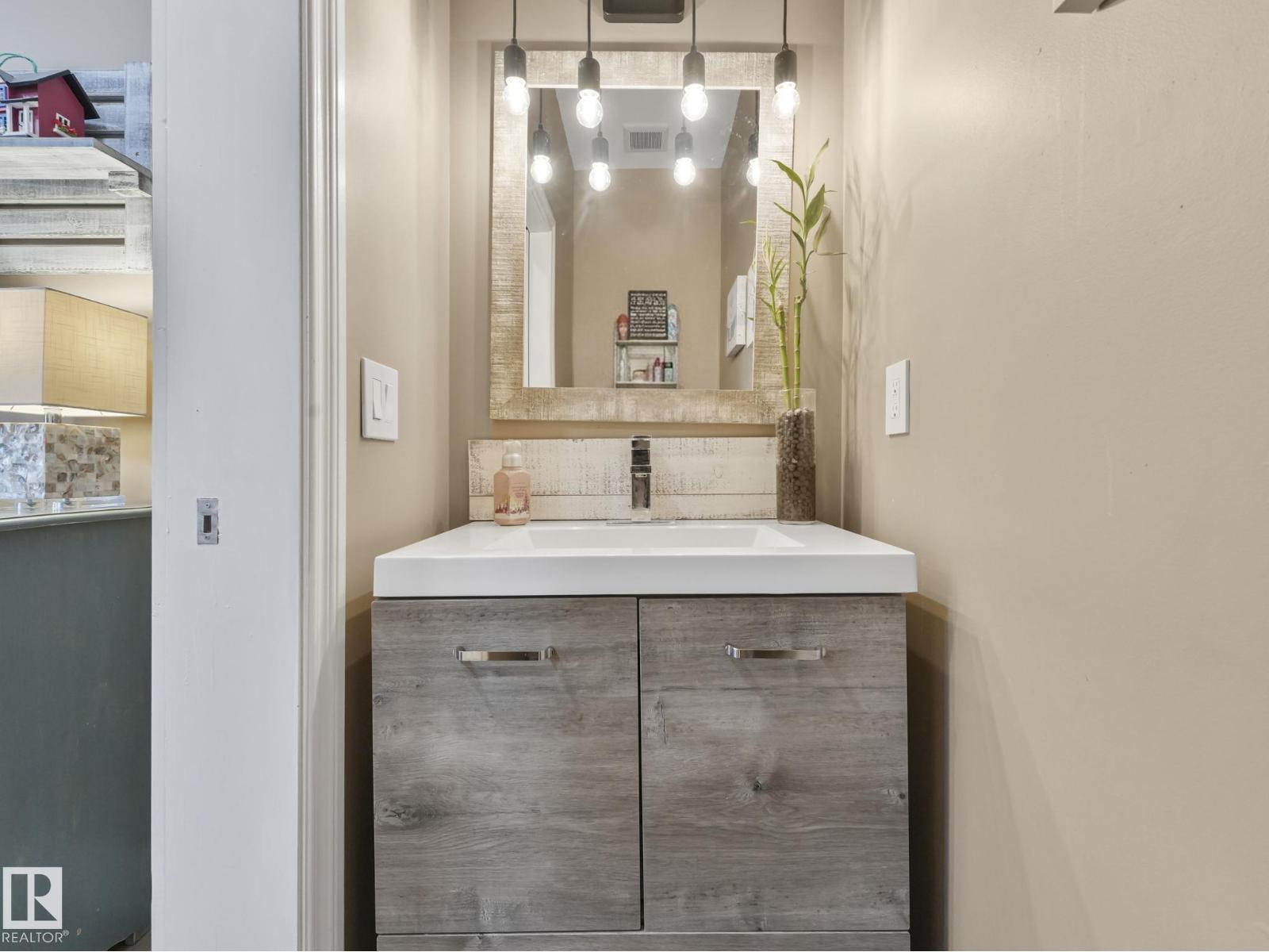 6210 53 AV, Beaumont