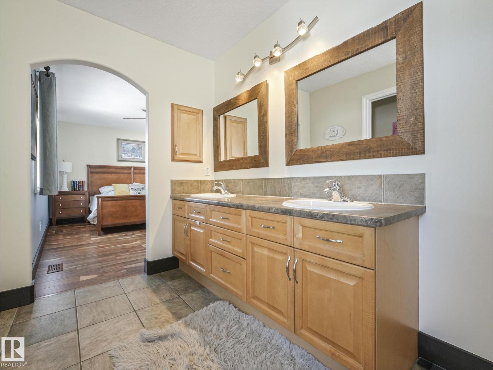 6210 53 AV, Beaumont