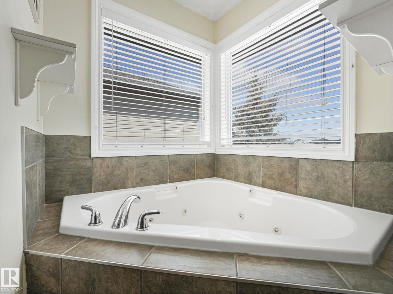 6210 53 AV, Beaumont