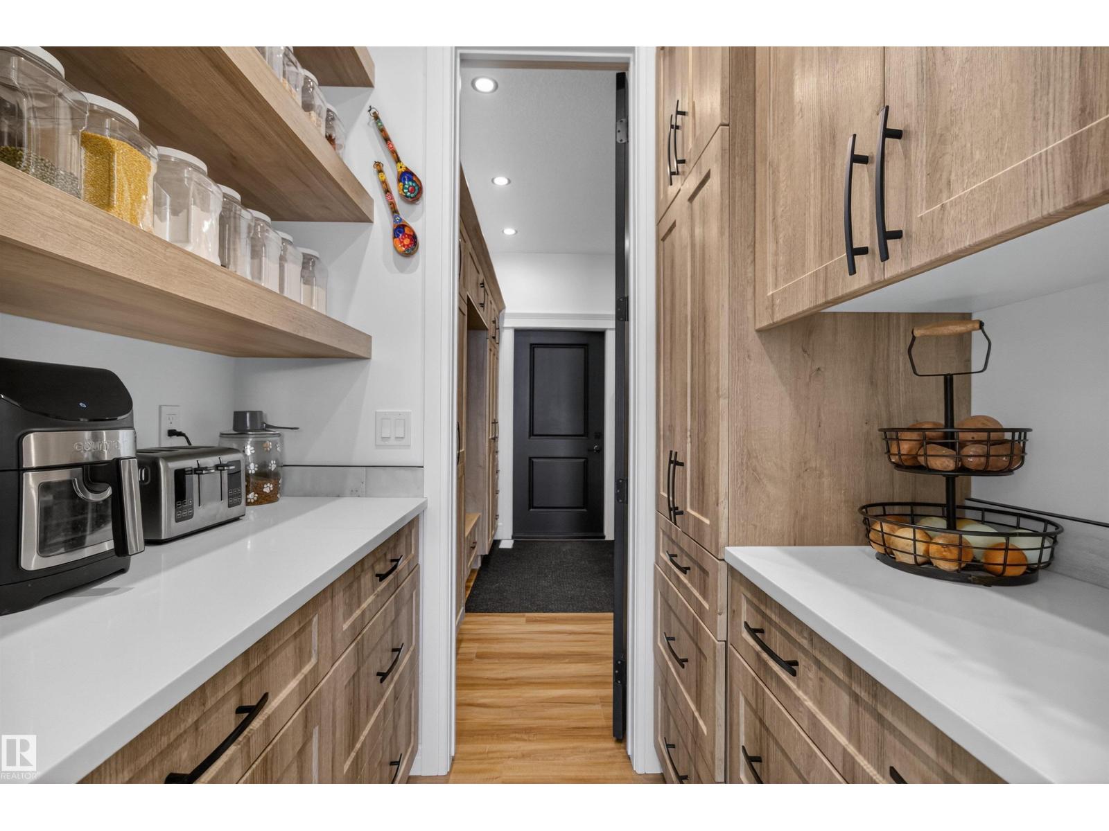 16615 32 AV SW, Edmonton