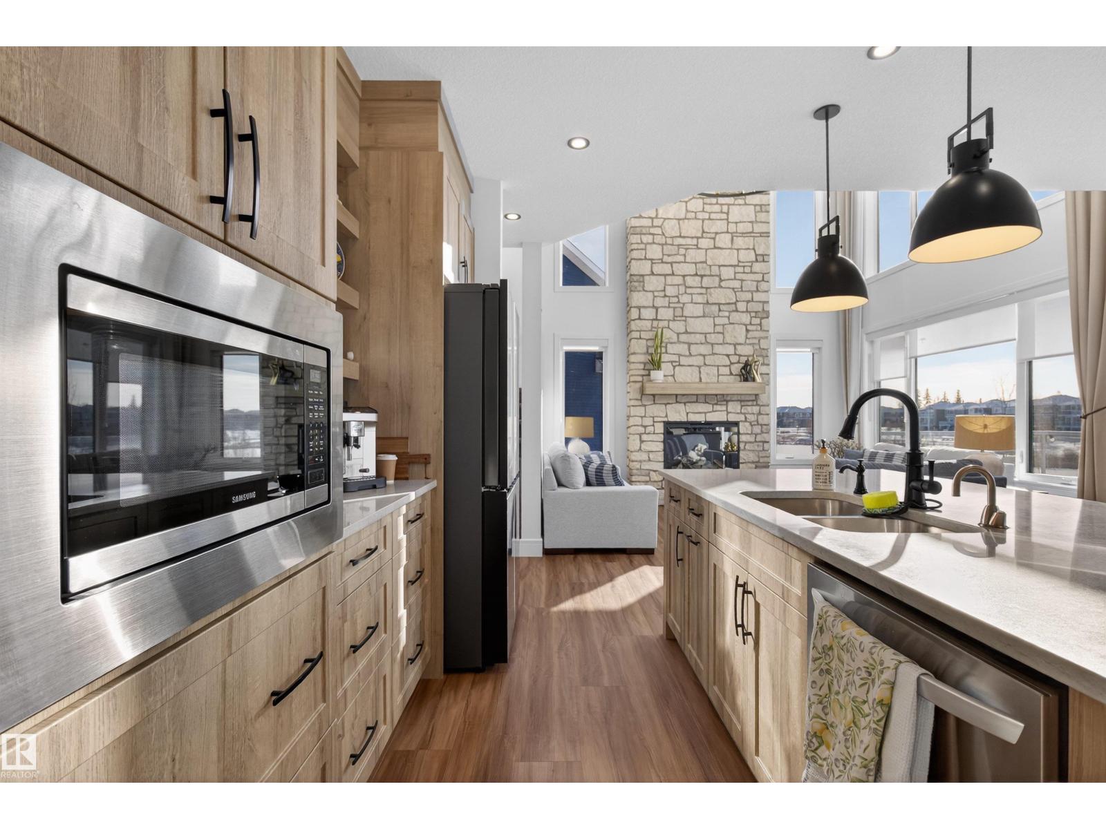 16615 32 AV SW, Edmonton