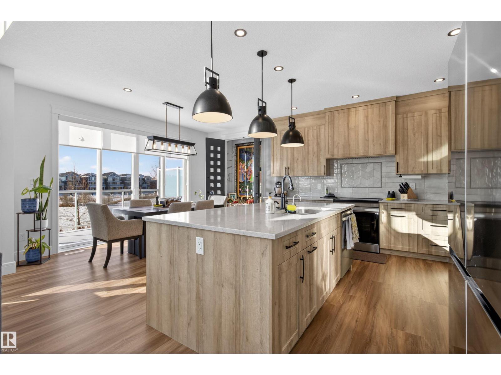 16615 32 AV SW, Edmonton