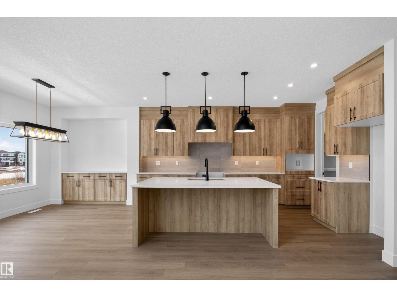 16512 34 AV SW - 15