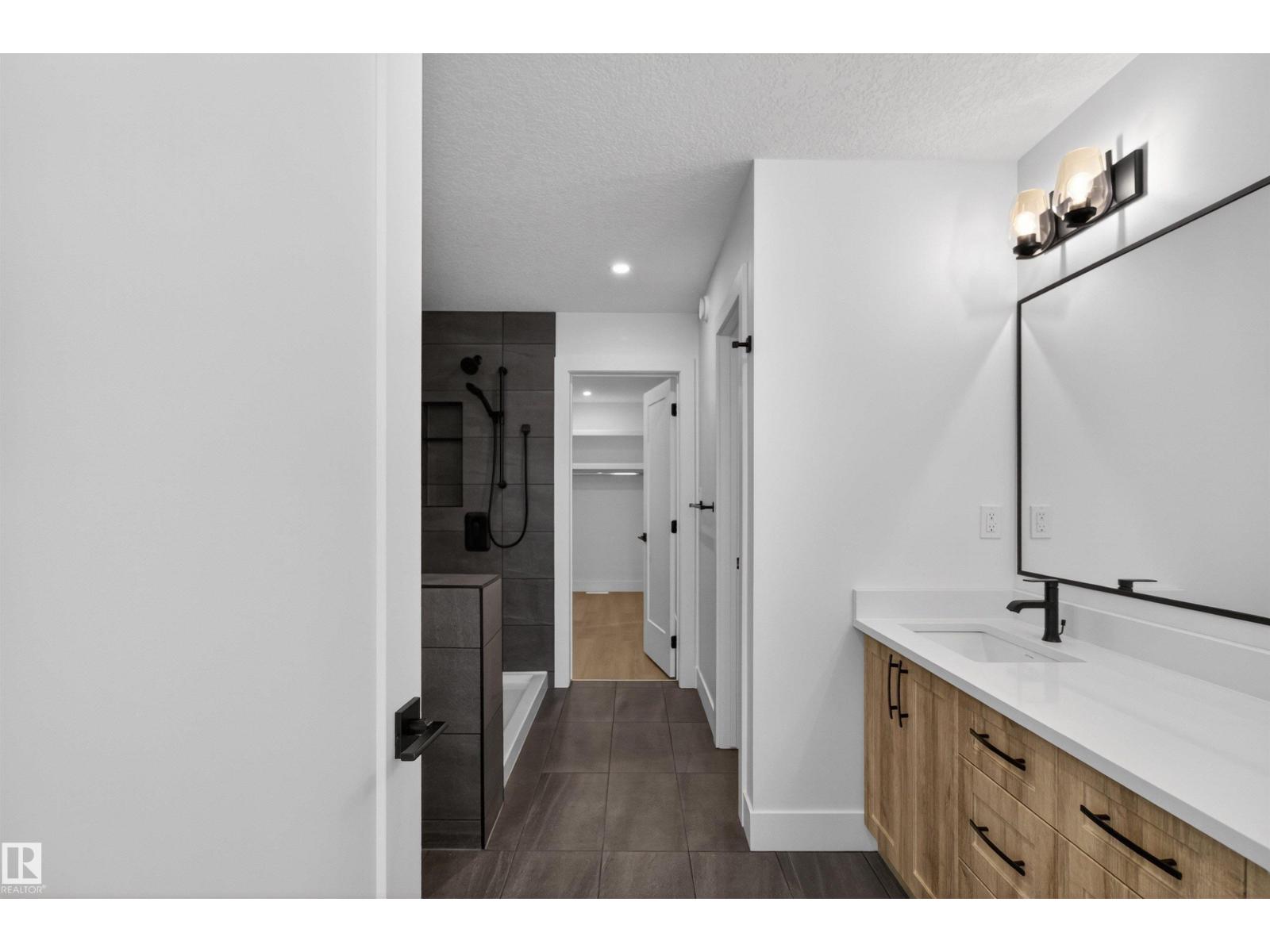 16512 34 AV SW, Edmonton