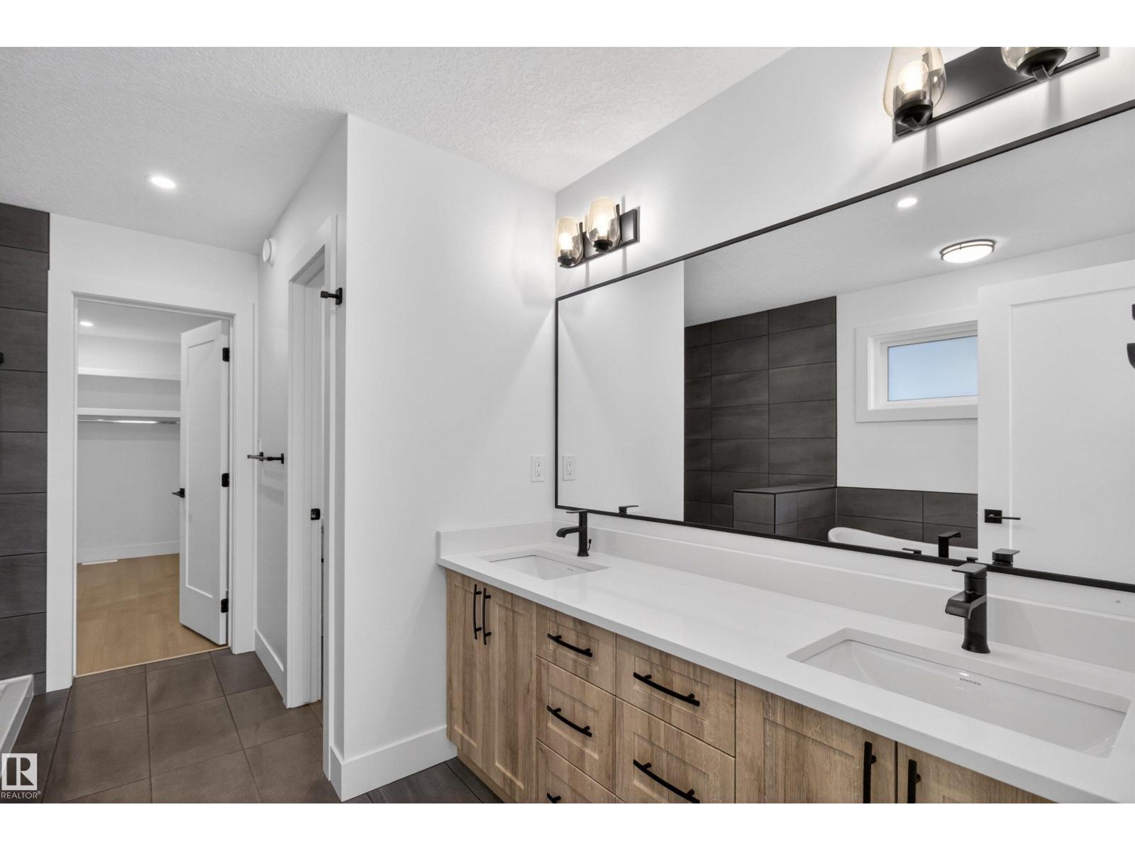 16512 34 AV SW, Edmonton