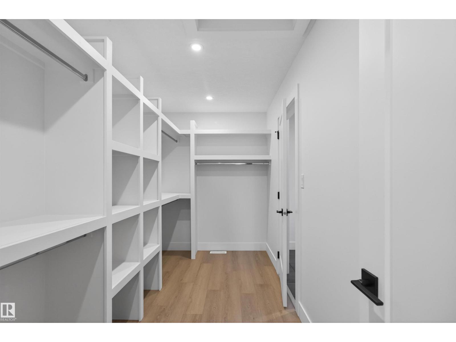 16512 34 AV SW, Edmonton