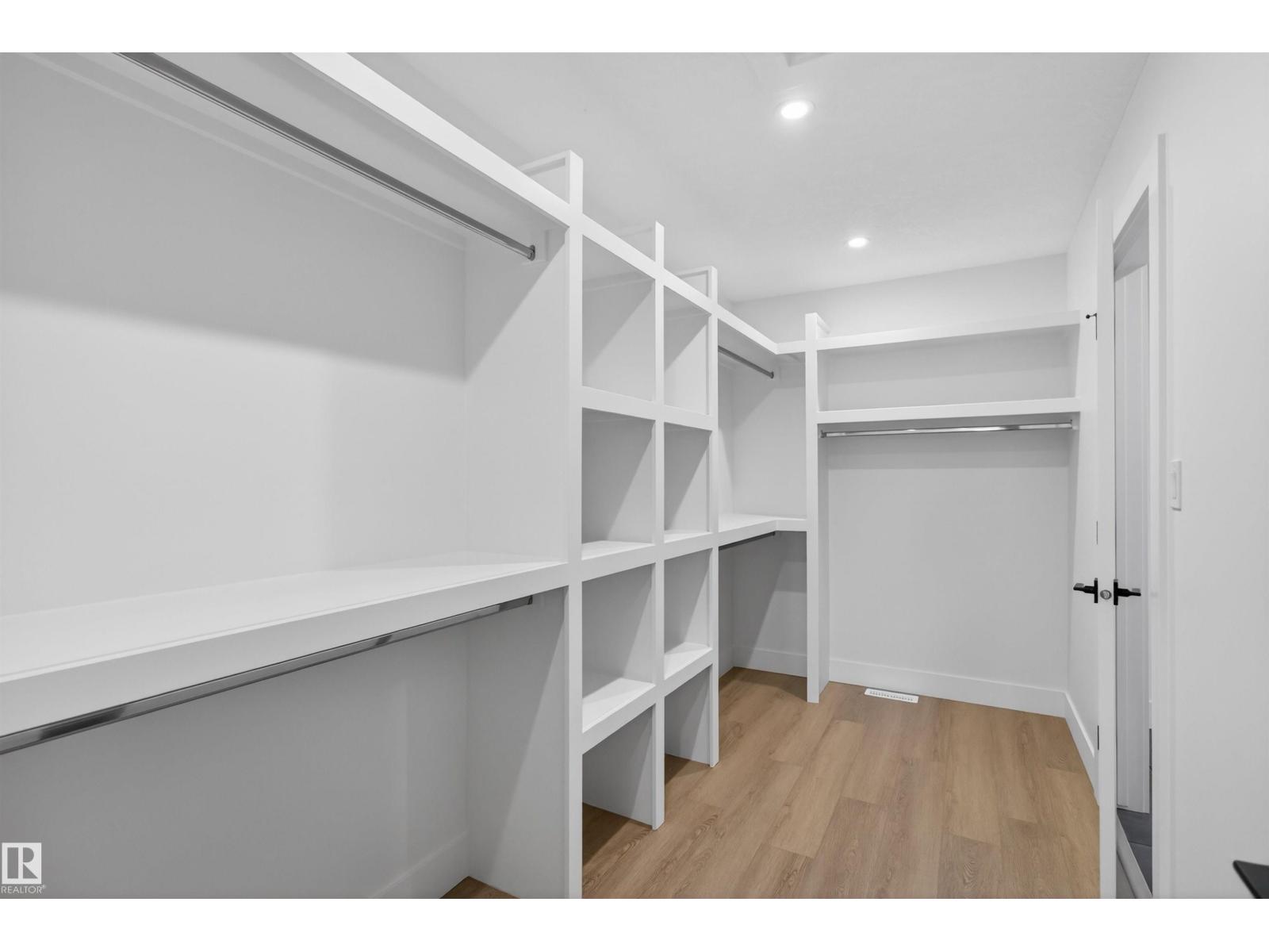 16512 34 AV SW, Edmonton