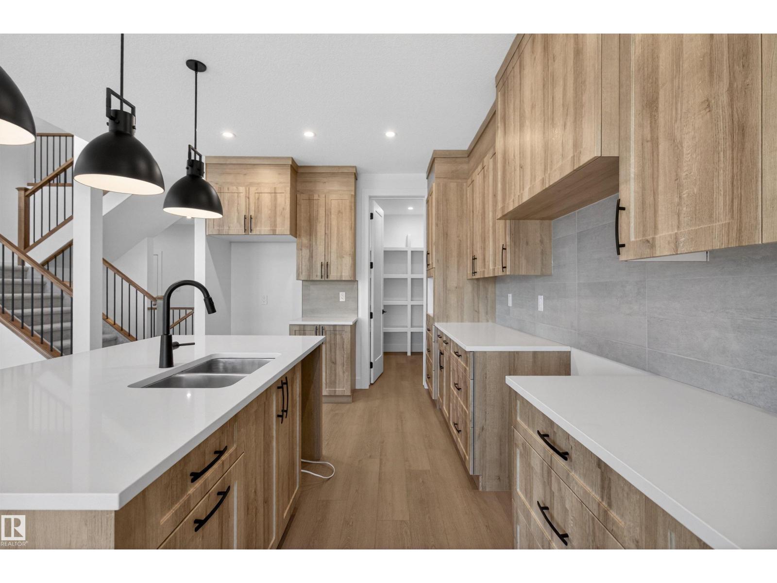 16716 34 AV SW - 13